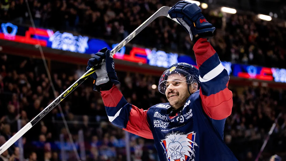 Ty Rattie fick närmast taket att lyfta i Saab arena med tre mål när LHC vände underläge till seger mot HV 71. 