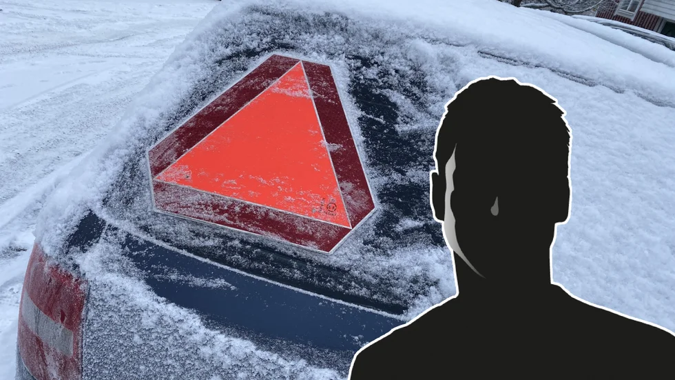 En 16-åring fick sin a-traktor och körkort tagna i beslag i Strängnäs i oktober. Nu har han fått tillbaka fordonet, men utan regulatorn som polisen behållit. 
Fordonet och silhuetten på bilden har ingenting med artikeln att göra. 
