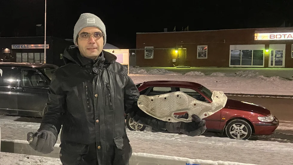 Luay Al-Iedani är en av många Toyotaägare i samma del av Strängnäs som förlorat katalysatorer under första halvan av december. "Jag är förvånad."