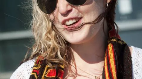 4 Hanna Lindström, 23 år, från Boden. Hon är lite halvintresserad. ”Jag är väl lite mer sån att jag tittar på OS och VM. Luleå Hockey kan jag vill se i bland, men det blir mest OS och VM.”