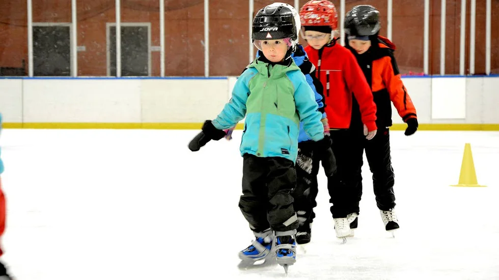 NYBÖRJARE. Anton Lövgren, 4, från Luleå var en av deltagarna i skridskoskolan.