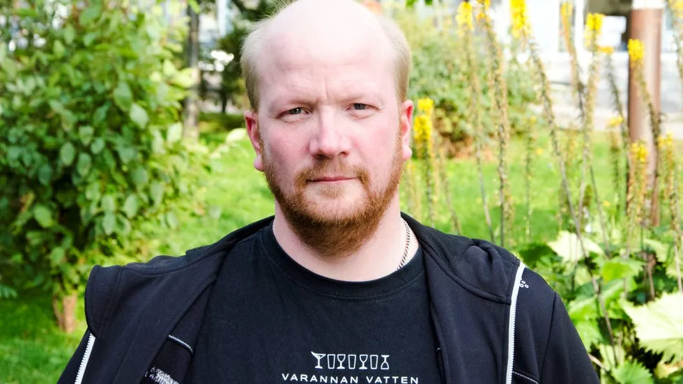 bostadsjakt. Markus Nilimaaa Lindberg har sökt efter bostad i över ett år. Han bor hos sin mamma och ser snart ingen annan lösning än att flytta från Kiruna.