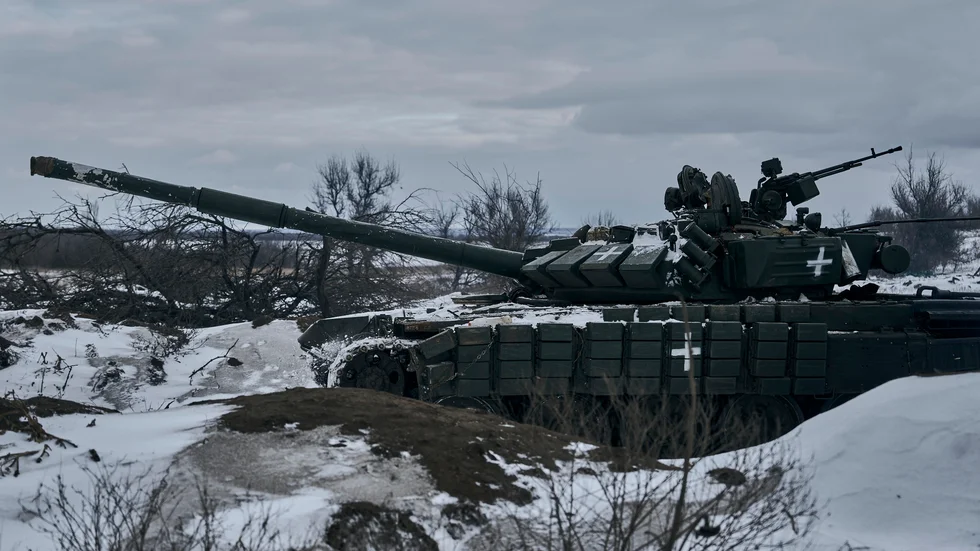 En ukrainsk stridsvagn i position vid fronten vid Bachmut.