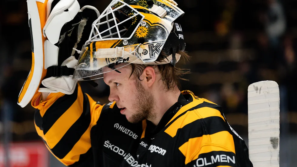 Linus Söderström gjorde sin första match på över två veckor, då höll han nollan och fick se sitt lag vinna.