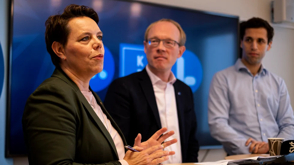 Marie Morell (M), Per Larsson (KD) och Alexander Höglund (L) ingår i det nya politiska styret Östgötasamverkan i Region Östergötland. Idag den 23 november lägger de fram sin första budget. 