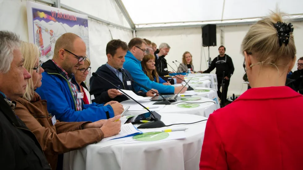 Debatt. Tolv partier samlades i centrala Kiruna för att debattera kommunala angelägenheter. Men riktigt hett blev det först när sjukvården diskuterades.