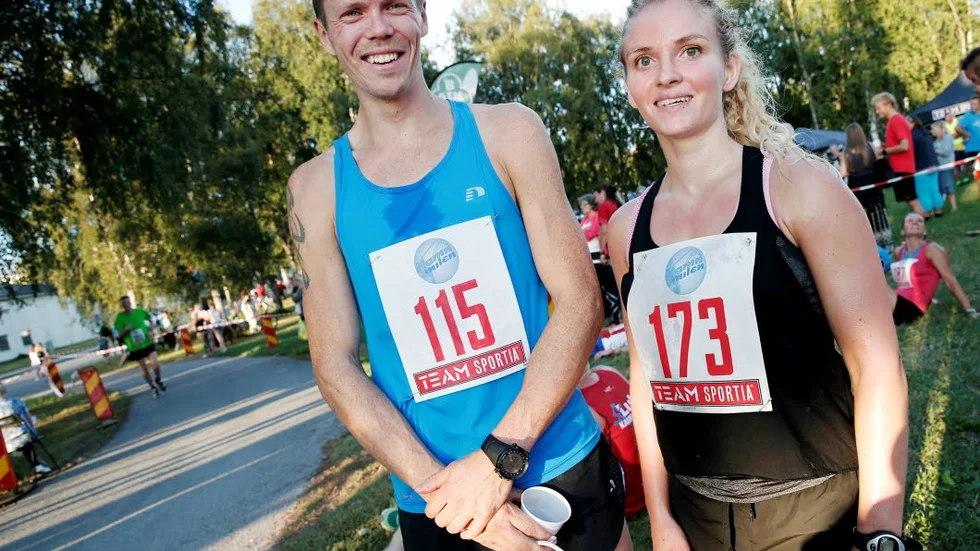 Segrarna. David Forsman och Elisabet Clausén var starkast i Hamnmilen.