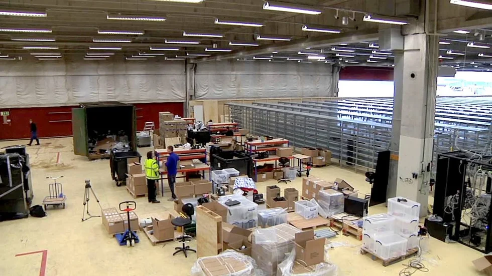 DATORHALL. KnCMiner byggde upp denna hall på cirka 5 500 kvadratmeter i början av året.