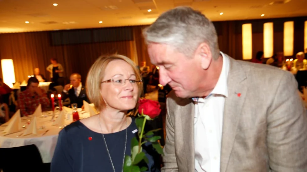 DET LUKTAR SEGER. Socialdemokraternas Maria Stenberg och Kent Ögren styr landstinget de närmaste fyra åren.