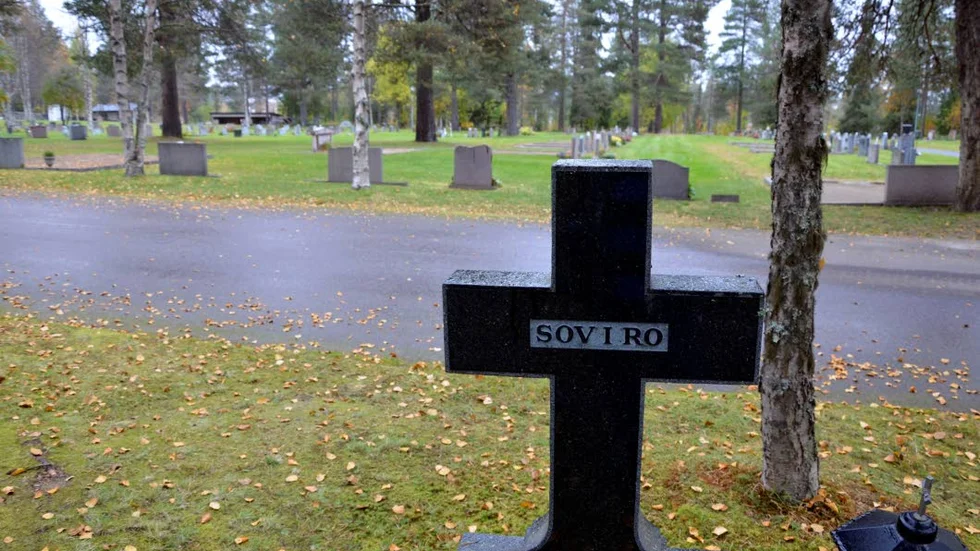 BEGRAVNINGSPLATS. Gällivare gamla kyrkogård ligger intill Nuolajärvisjön.