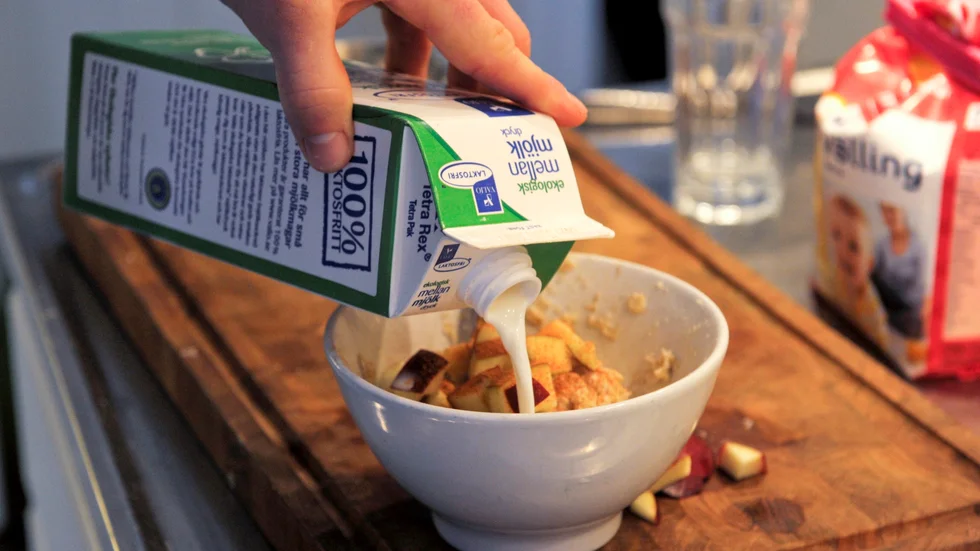Arla har kritiserats för att de påstått att den ekologiska mjölken har ”netto noll klimatavtryck”.