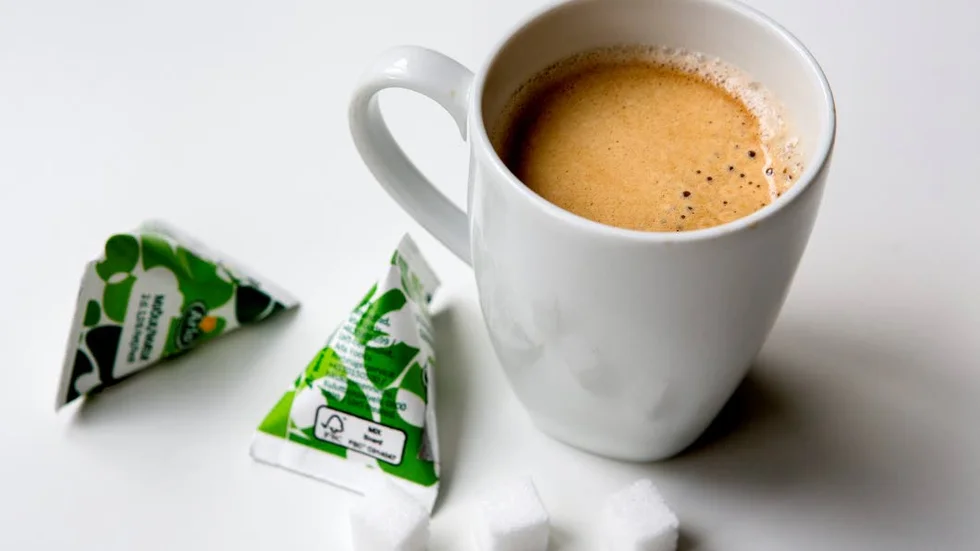 FETTKAFFE. Kaffe med kokosfett och smör. En del beskriver det som rena hälsodrycken.?