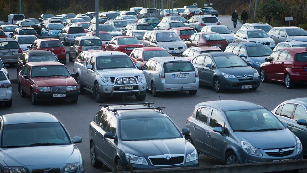 Ett antal bilägare får lämna ifrån sig bilen vid förhöjd beredskap. Arkivbild.
