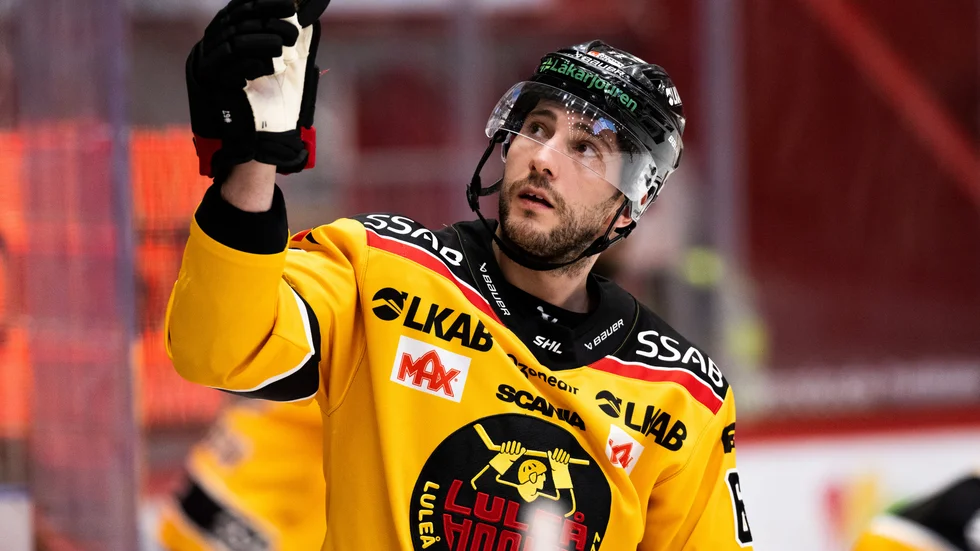 Nu tackar Konstantin Komarek för sig i Luleå Hockey för tredje gången i karriären.