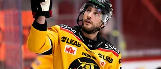 För tredje gången i karriären tvingas Komarek lämna Luleå Hockey