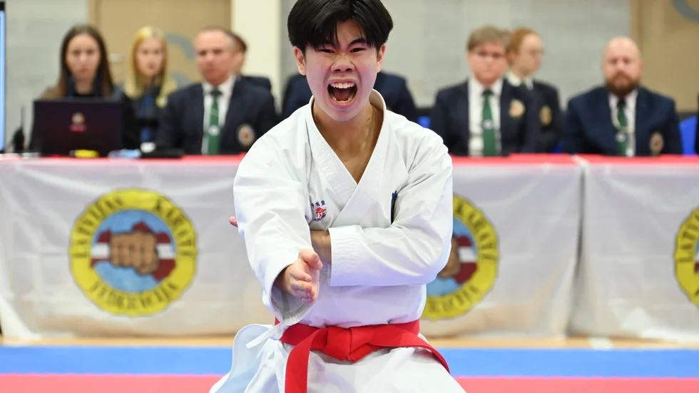 Anthony Vu tog en medalj av varje valör när karate-NM i kata avgjordes i lettiska Riga. Om två veckor åker han till Venedig för att tävla i youth league.