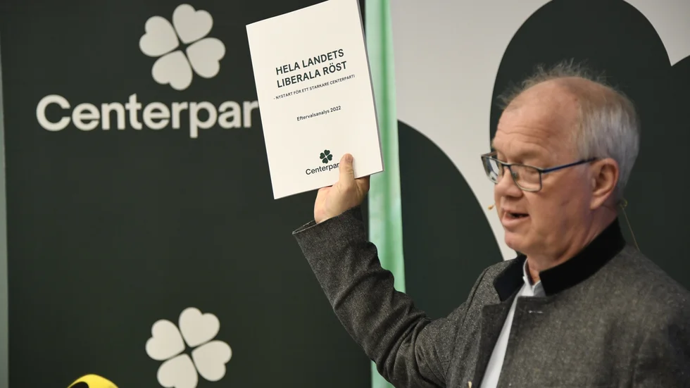 Centerpartiet valanalysgrupps ordförande Christer Jonsson presenterade eftervalsanalysen. Har inte partiets gröna färg svartnat?