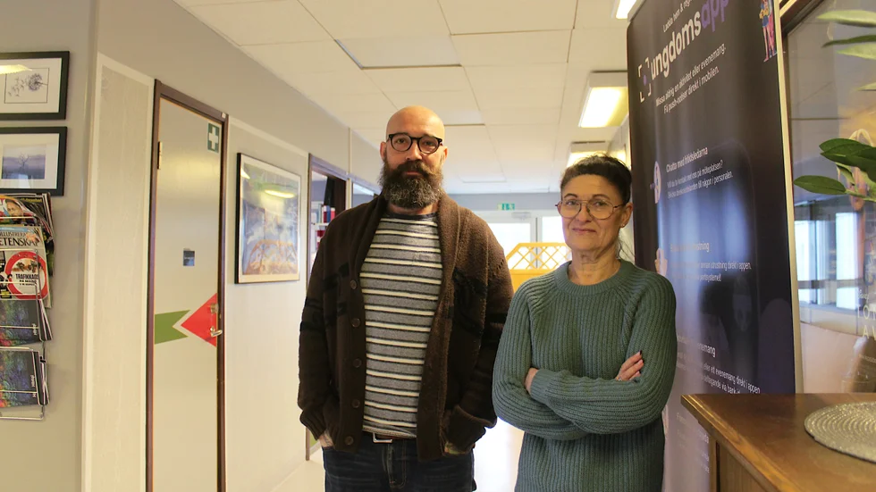 Ednan Rakovic och Carita Sundström vill att extra resurser tillförs, om man ska fortsätta med mobil fritidsgård på landsbygden.