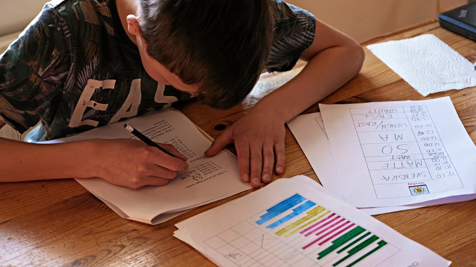 Hemma bra, men skola bäst. Skolplikten ger barn mer än bara undervisning.