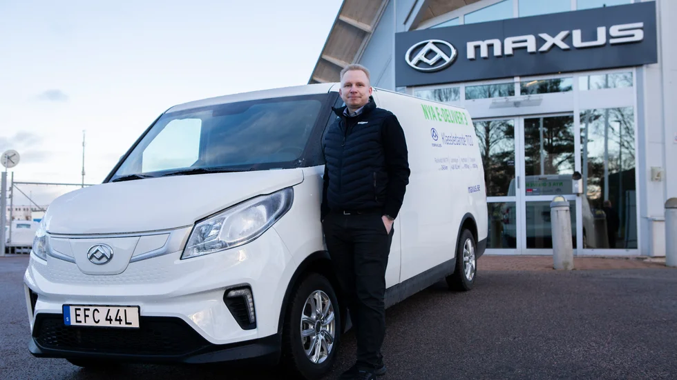 Daniel, Maxusansvarig på Skobes i Motala, rekommenderar både person- och transportbilarna.