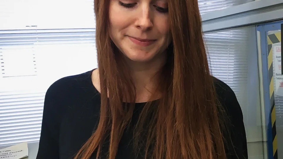 Forskaren Katrine Okholm Kryger har ett brinnande specialintresse för fotbollsskor.