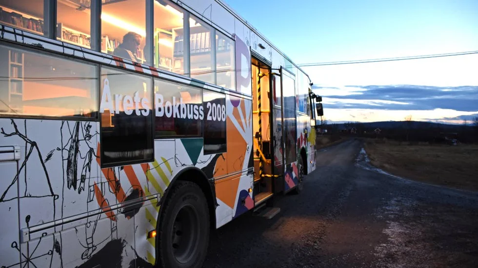 SLITEN. Bokbussen börjar bli sliten och behöver bytas ut till en ny för att klara ambitionen att utöka verksamheten från fyra dagar till alla dagar i veckan.