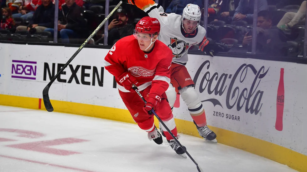 Enköpingsfostrade Jonatan Berggren får mycket beröm för sin första tid i NHL. 