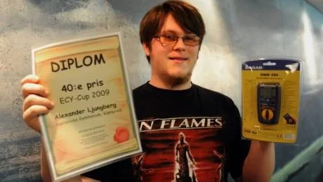 Ett diplom och en fin mätutrustning för att hitta elfel fick Alexander Ljungberg i pris sedan han kommit på 40:e plats i ett nationellt prov för blivande elektriker där inte mindre än 3 232 elever deltog.