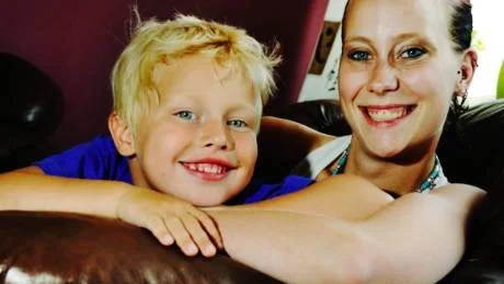 Mini Johansson med sonen Lucas B Johansson. Foto: Ellen Kindstrand