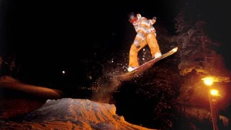 Lukas Wiksell hittar du enklast i Yxbacken. Helst av allt vill han flytta till fjällen för att utvecklas vidare.