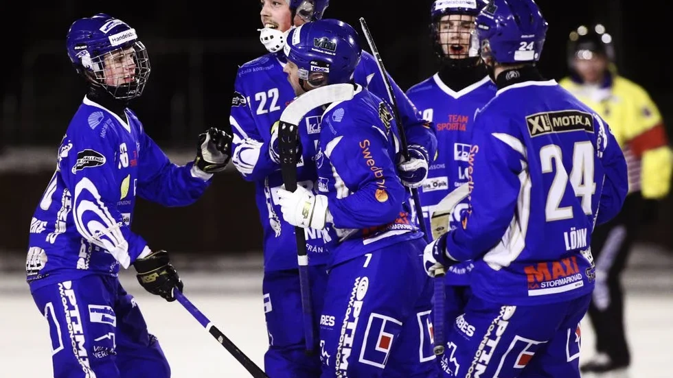IFK Motala vann med 7-5 mot Tranås efter att det blivit nervdaller på slutet. Men jubel slutade det hela i.