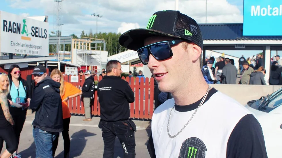 VARMT VÄLKOMMEN. Darcy Ward är populär i Motala och fick en varmt välkomnande på måndagen.