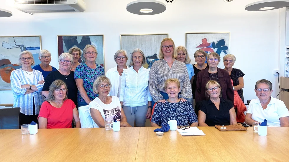 På plats i kommunhuset träffade Luleå ladies kommunalrådet Carina Sammeli och fick svar på många frågor.