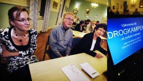 Taggade. Centerpartisterna Lotti Jilsmo, Per-Olof Gabrielsson och Björg Lorentzon utgjorde ett av de deltagande lagen i onsdagskvällens drogkamp. Foto: ELLEN KINDSTRAND