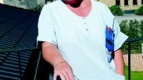 Årets vårdbiträde. Ninna Lundgren, undersköterska på äldreboendet Ekhamra i Överum har, tillsammans med fem andra undersköterskor och vårdbiträden från hela landet, blivit utsedd till årets vårdbiträde.Foto: Elin Lundholm