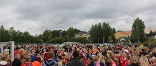 BILDEXTRA: Folkfest på Nordlunda när nya konstgräsplanen invigdes