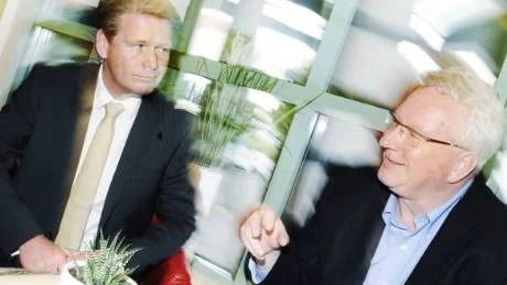Harald Hjalmarsson, till vänster, tar över som ordförande i Regionförbundet efter Leif Larsson.Arkivbild: Ellen Nielsen Kindstrand