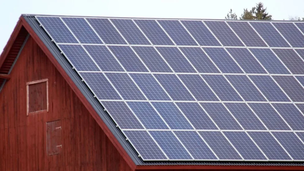 Solcellerna blir allt fler i länets kommuner.