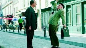 Sekunden före snubblingen. Jean Reno och Steve Martin spelar Parisversionen av Kling och Klang i "Rosa pantern".Foto: Fox
