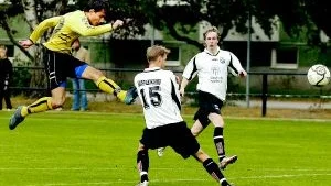 Skyttekung? Ferdi Sajhadi gjorde tre mål när VFF vann i Vimmerby i somras. Hur många gör han i dag när Vimmerby kommer till Bökensved?                                                                                     Arkivfoto: ANDERS STEINER