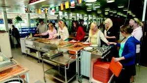 Laddad fråga. Avgifterna på gymnasiets luncher kritiserades kraftigt när de infördes i Västervik. Nu ska koalitionen se om det finns ekonomiskt utrymme att slopa avgifterna.