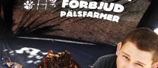Aktivister protesterade mot minkfarmar