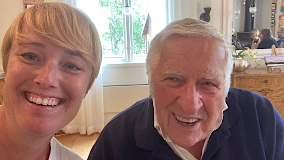 Det var dubbelt författarbesök i Arvidsträsk när Sofia Rutbäck-Eriksson och Torsten Åhlander hälsade på i byagården.