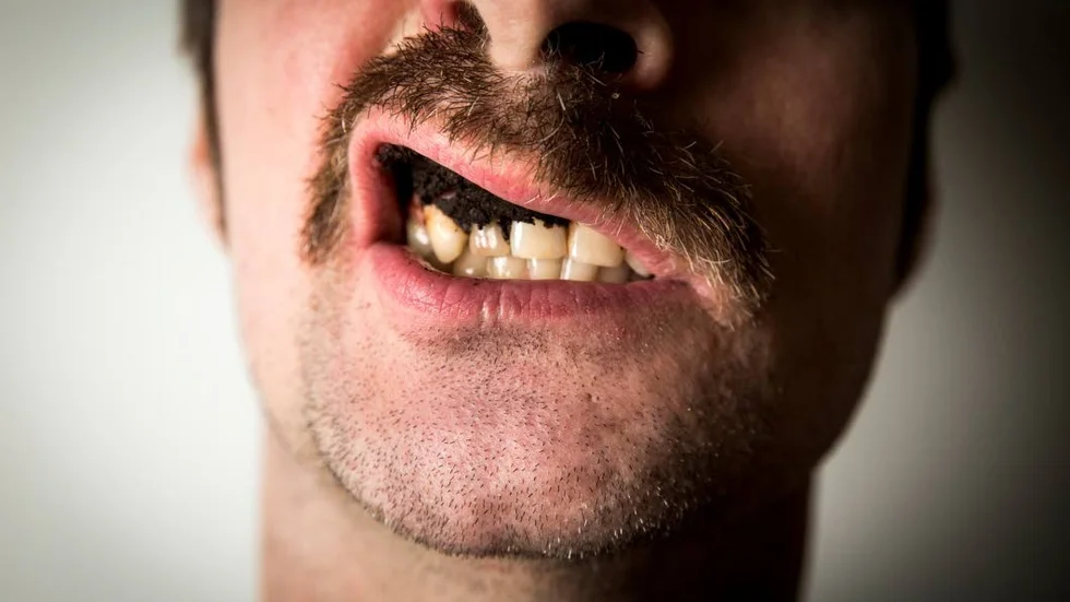 Snus. Vad jag snusar? General. Vad det smakar? Det har byråkraterna förbjudit mig att berätta.