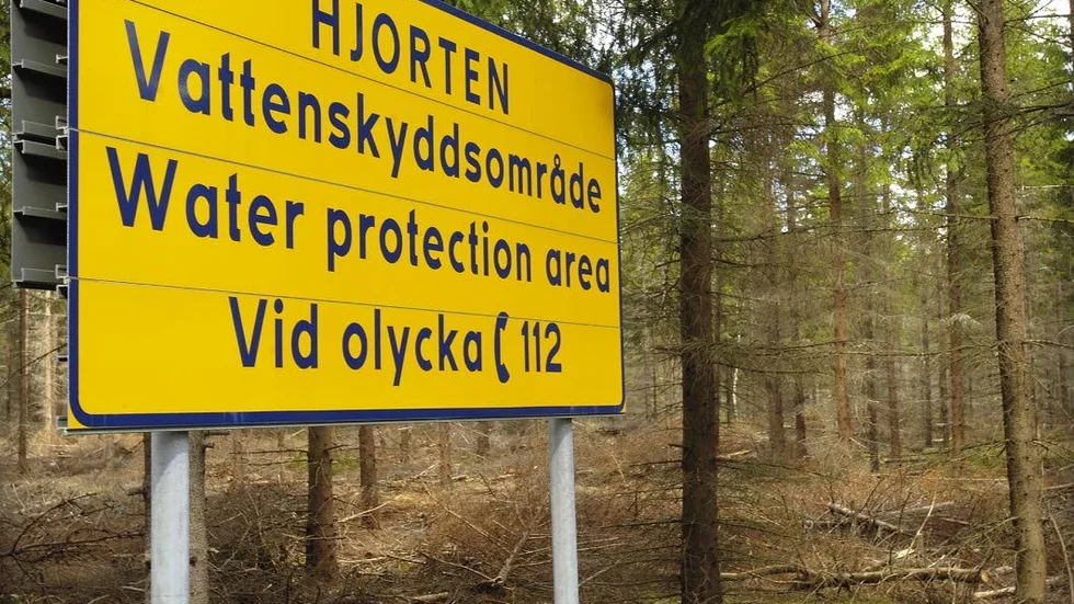 Vatten. Det är från sjön Hjorten vi får vårt dricksvatten i Västervik.