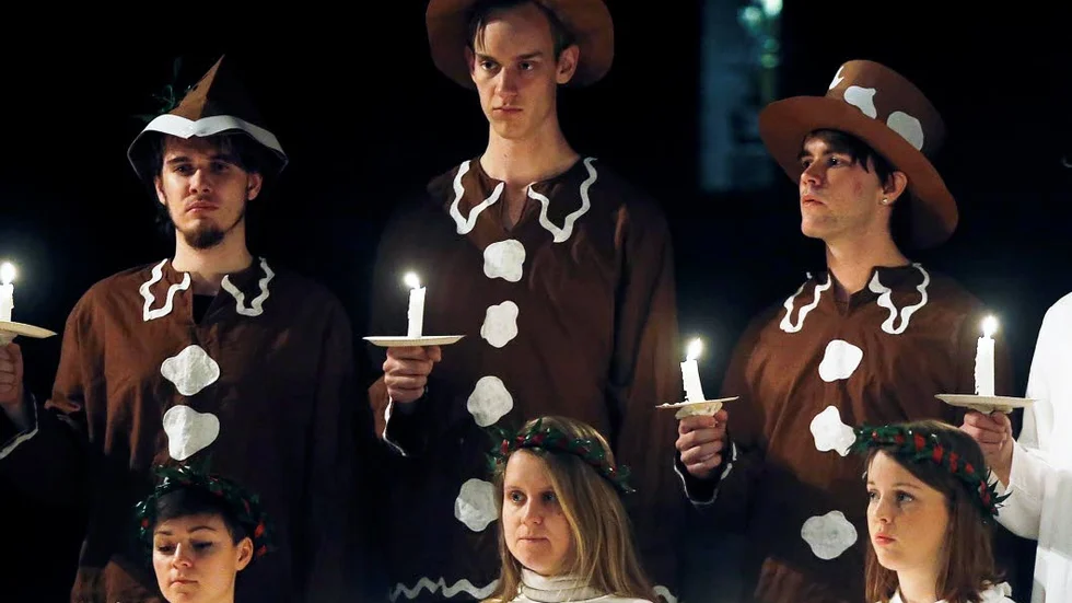 Hon hade sällskap av bland andra pepparkaksgubbar och tärnor.