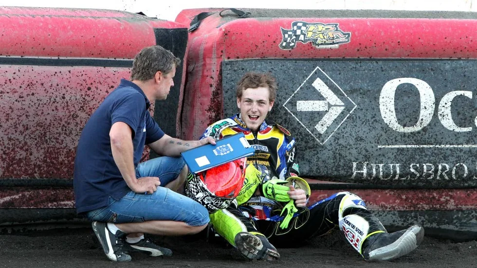 Darcy Ward körde i staketet men tog sig upp och avslutade matchen snyggt.