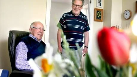 Rune Karlsson är tacksam för all hjälp han och hans hustru får av vännen Krister Axelsson.