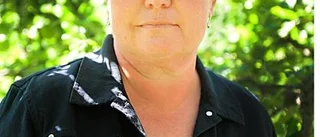 Hon njuter av sommaren i Skedshult