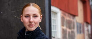 Elin, 23, hotades med pistol i butiken: "Mardrömmar än idag"